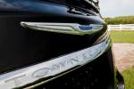 Chrysler Town & Country 2011 года